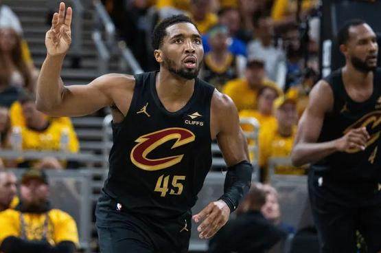 官方网站-两战91分力挽狂澜！米切尔天神下凡定义何为超巨